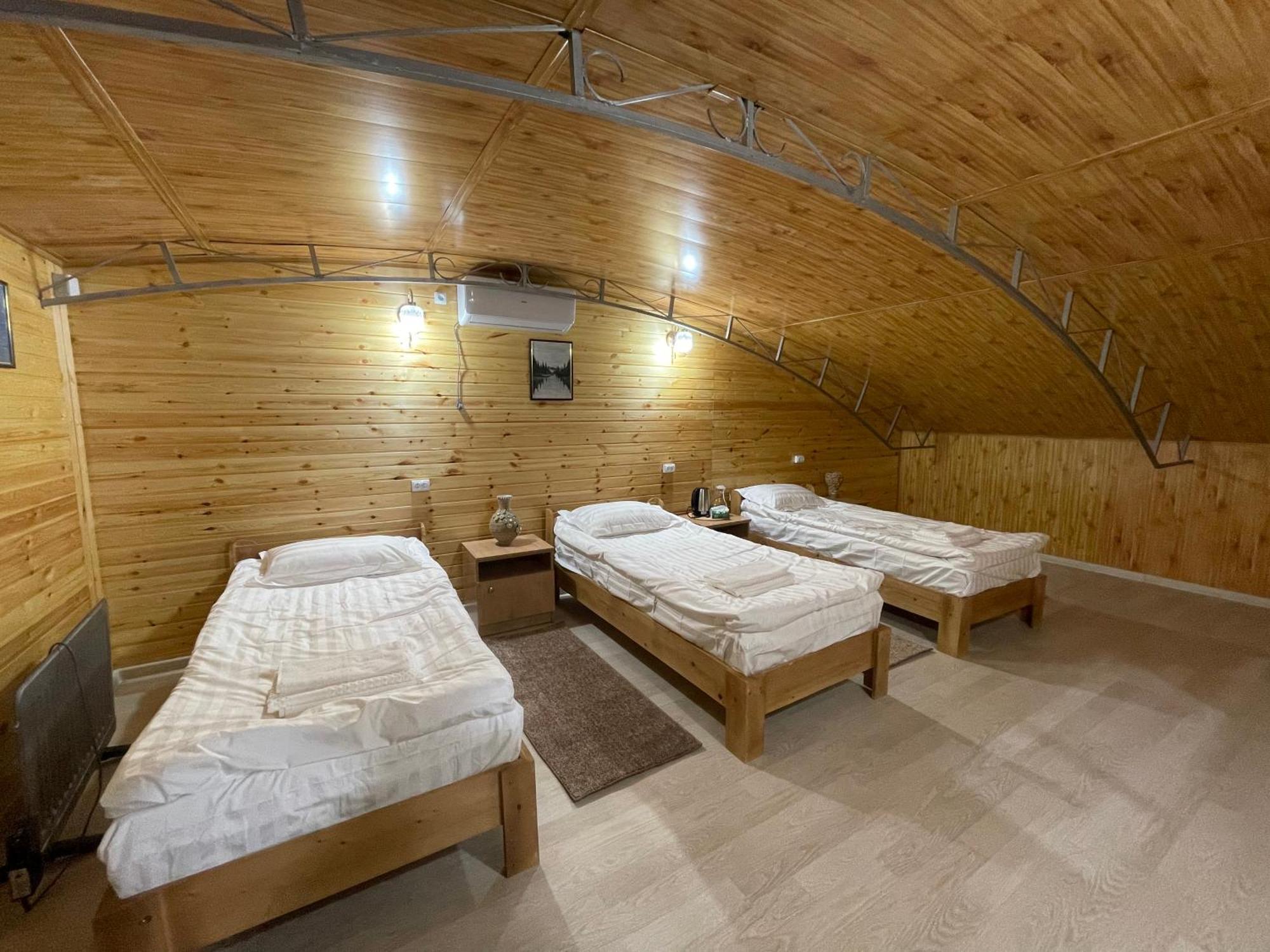 Guest House Amirhan Bokonbayevo Εξωτερικό φωτογραφία